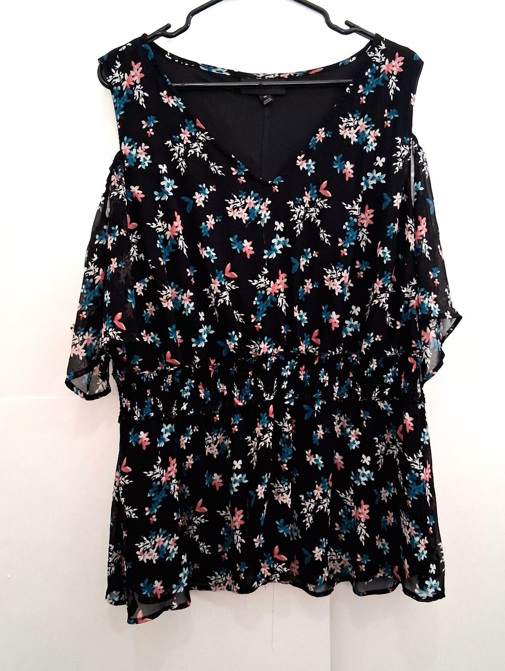 LANE BRYANT Black Cold-Shoulder Floral V-Neck Blouse Size 20 Fit 1X